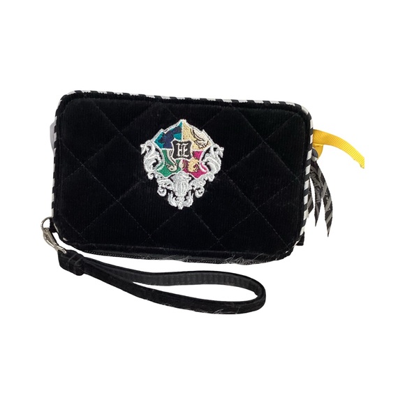 SOLD……..Vera Bradley Harry Potter RFID Black Hogwarts Zippered Travel Wristl - Picture 1 of 12